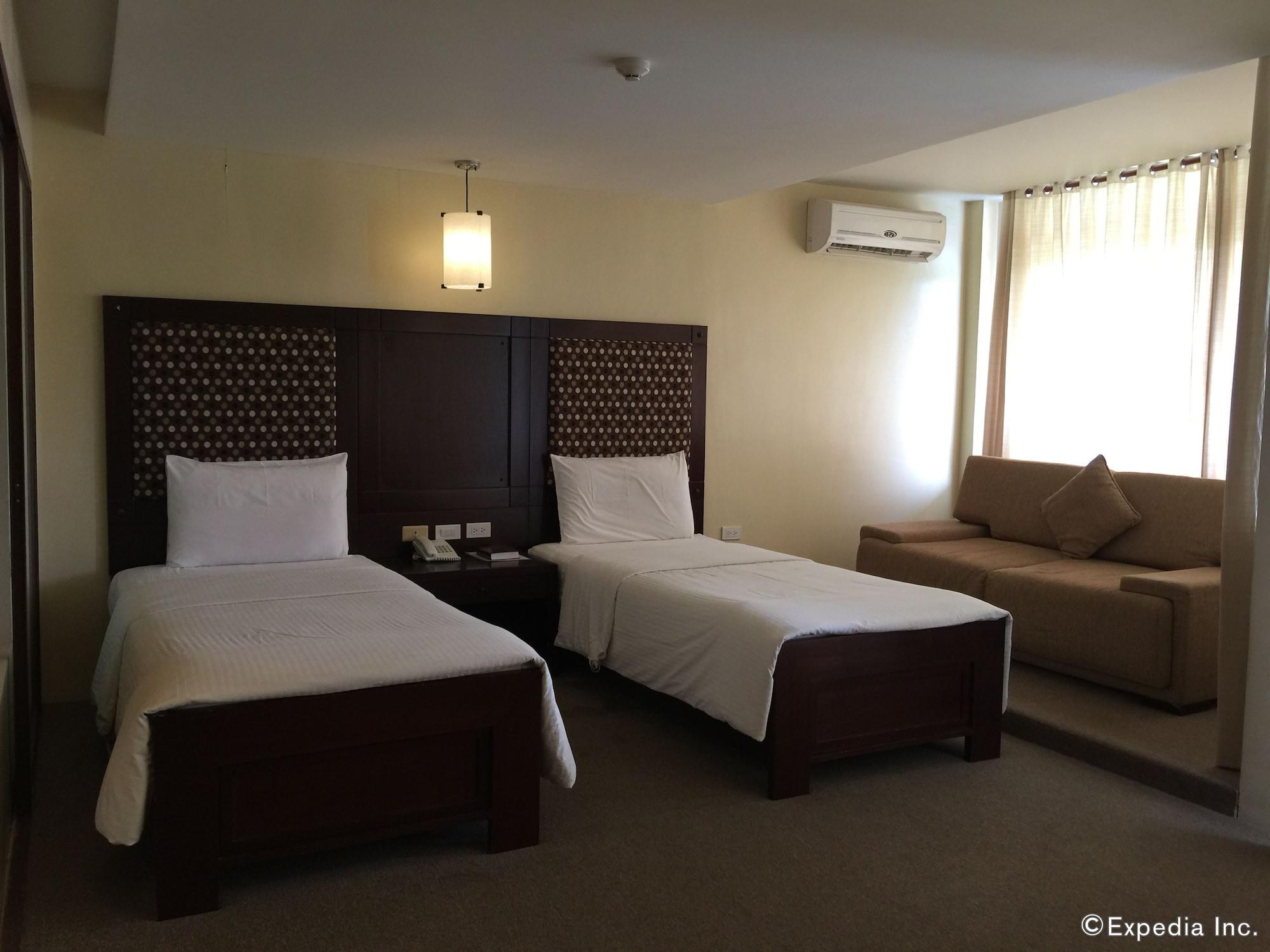 Coron Gateway Hotel & Suites Экстерьер фото
