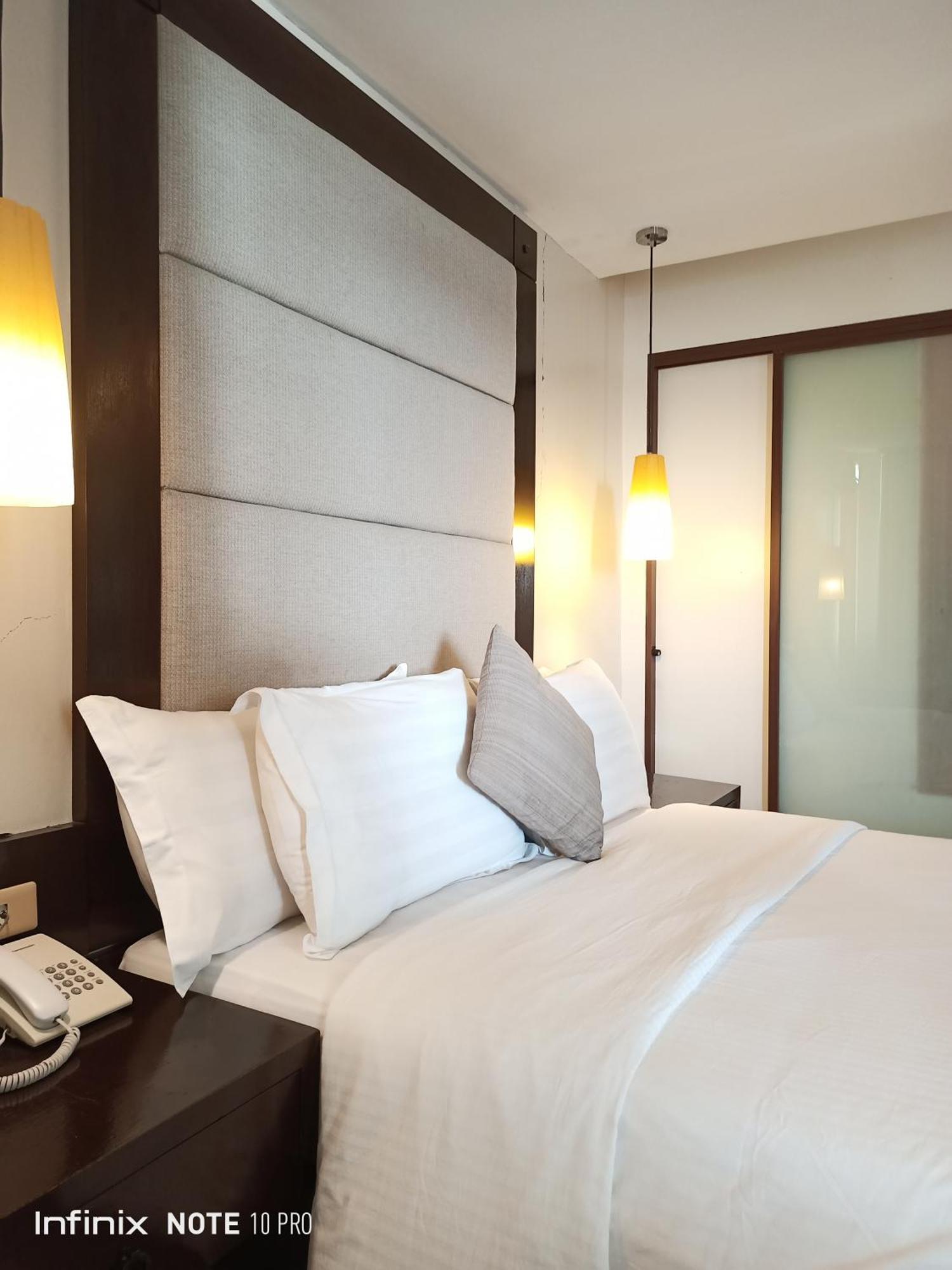 Coron Gateway Hotel & Suites Экстерьер фото
